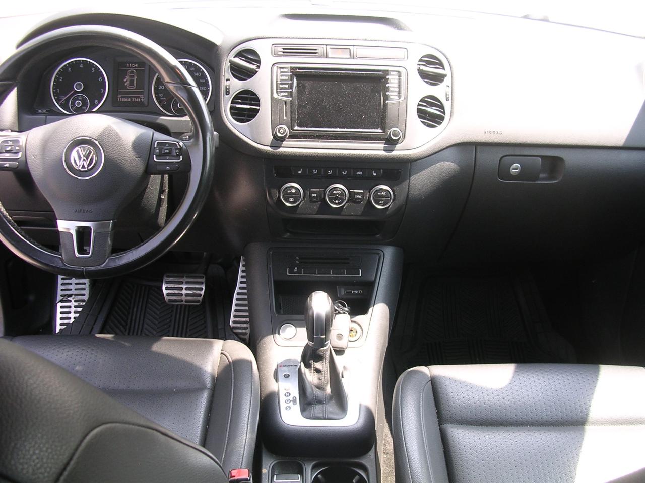 2017 Volkswagen Tiguan 4MOTION 4dr Wolfsburg Edition - Photo #8