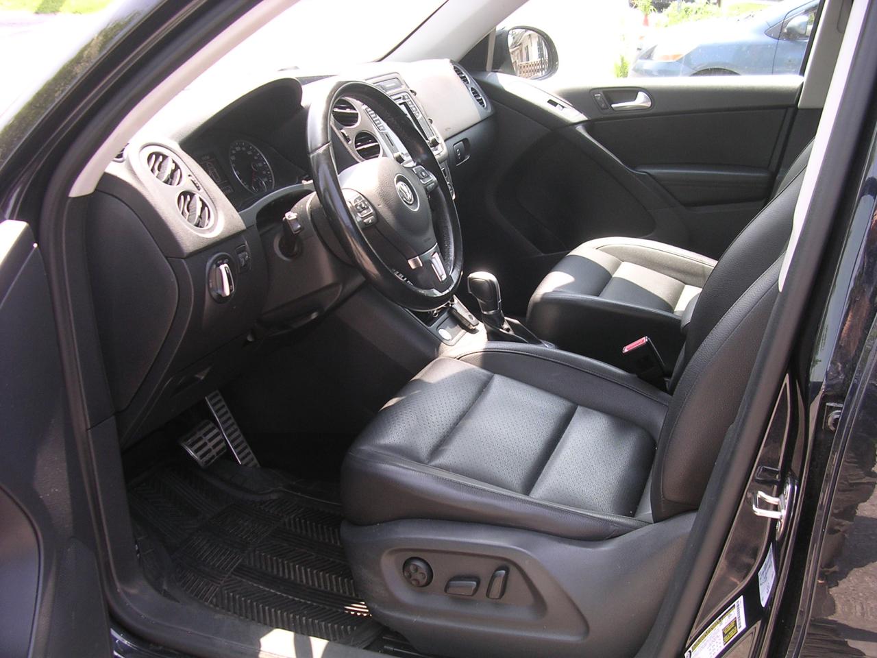 2017 Volkswagen Tiguan 4MOTION 4dr Wolfsburg Edition - Photo #6