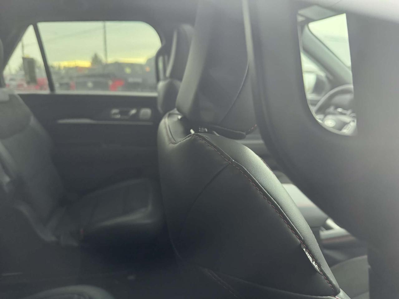 2026 Ford Explorer ST Photo3