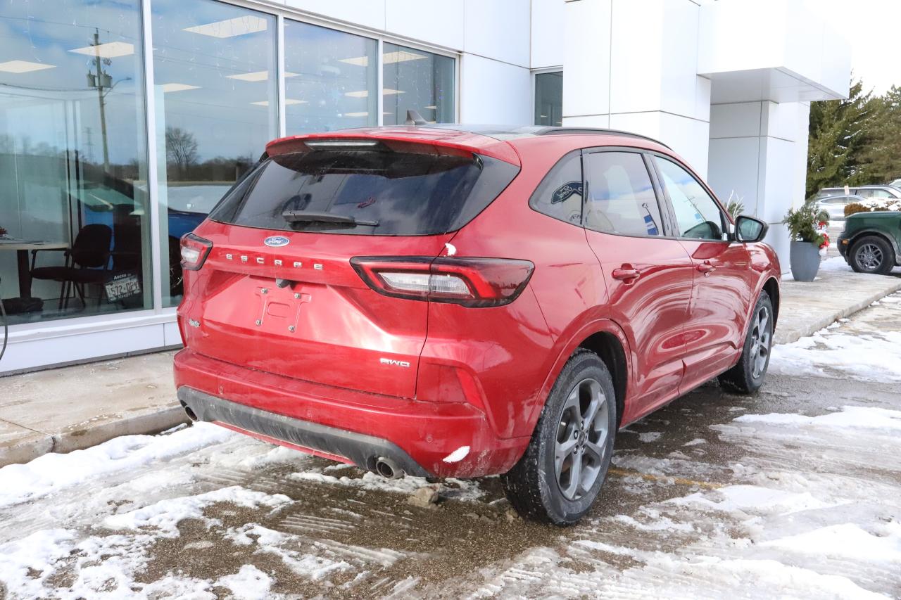 2024 Ford Escape ST-Line AWD Photo