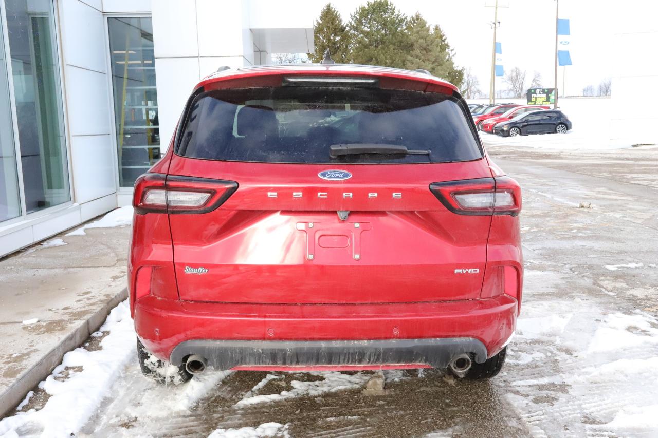 2024 Ford Escape ST-Line AWD Photo4
