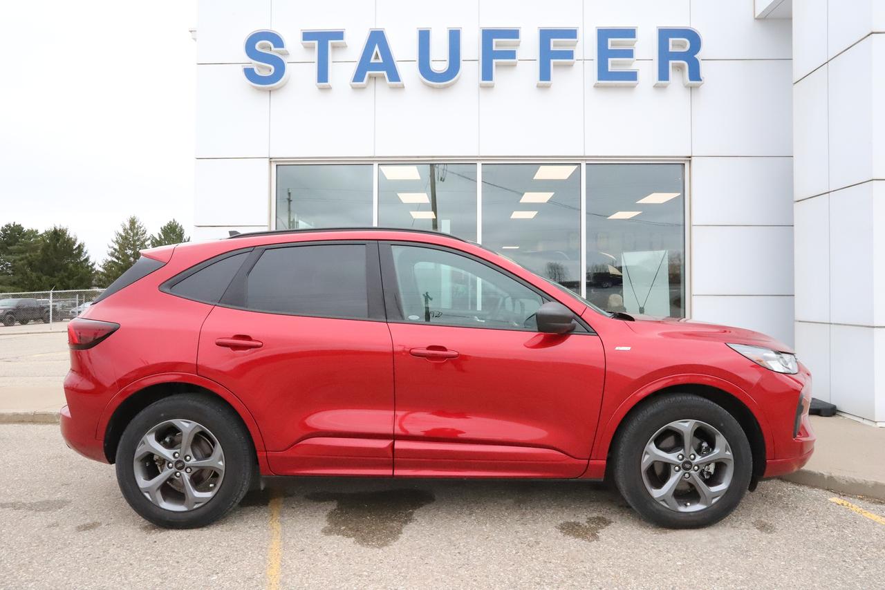 2024 Ford Escape ST-Line AWD Photo2