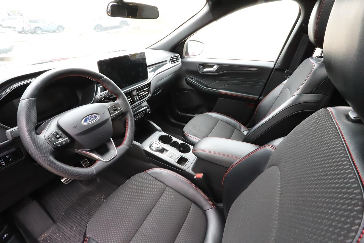 2024 Ford Escape ST-Line AWD Photo