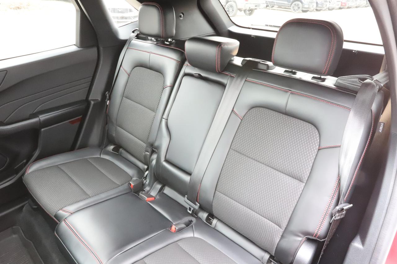 2024 Ford Escape ST-Line AWD Photo