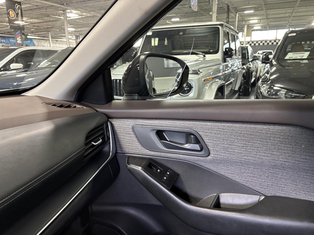 2023 Nissan Rogue S AWD|HEATEDSEATS|BACKUPCAMERA|MULTITERRAINMODES|+ - Photo #13