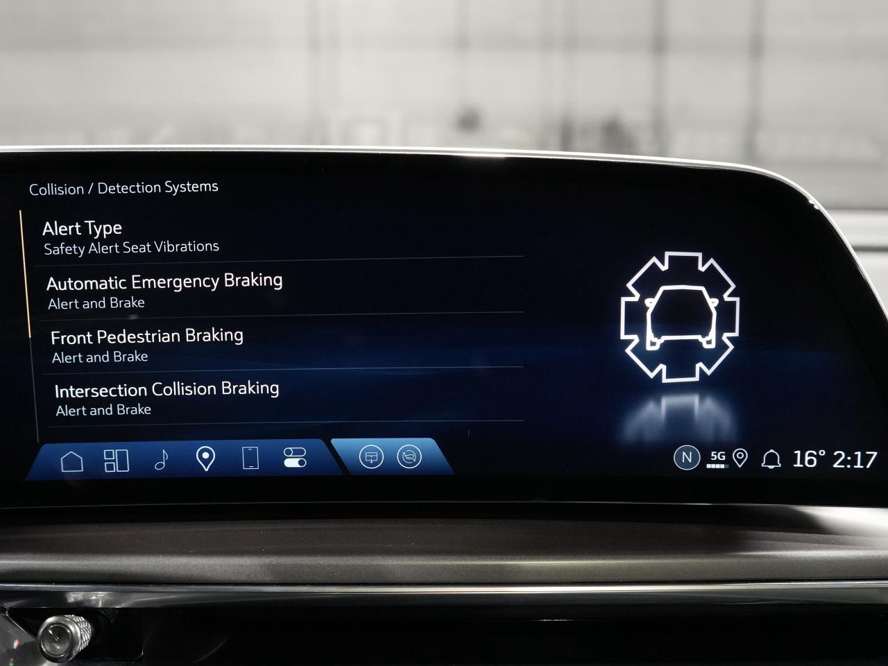 2024 Cadillac LYRIQ AWD| DRIVE ASSIST| PANO| READY FOR PICK UP Photo