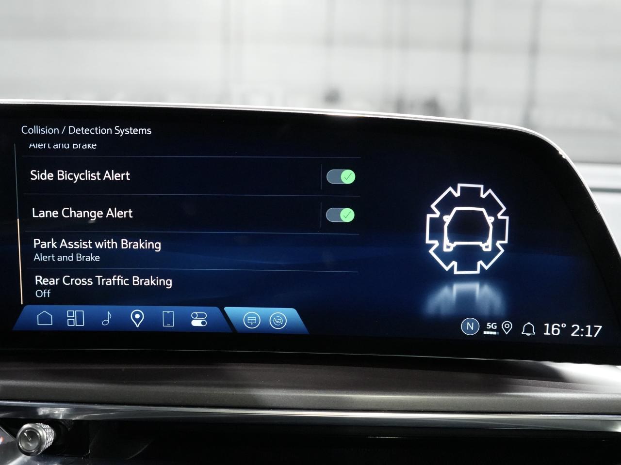 2024 Cadillac LYRIQ AWD| DRIVE ASSIST| PANO| READY FOR PICK UP Photo