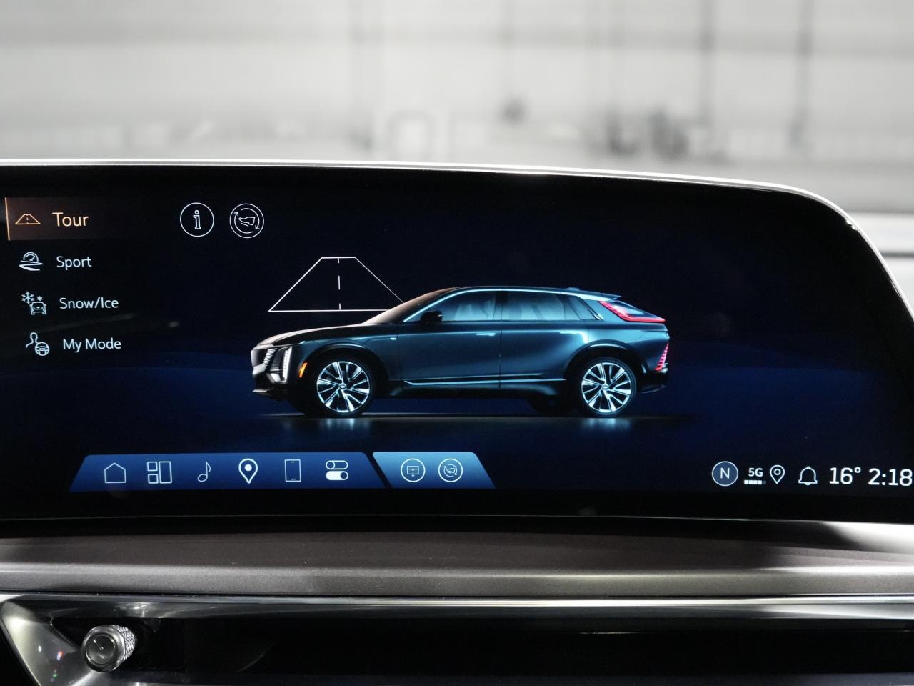 2024 Cadillac LYRIQ AWD| DRIVE ASSIST| PANO| READY FOR PICK UP Photo