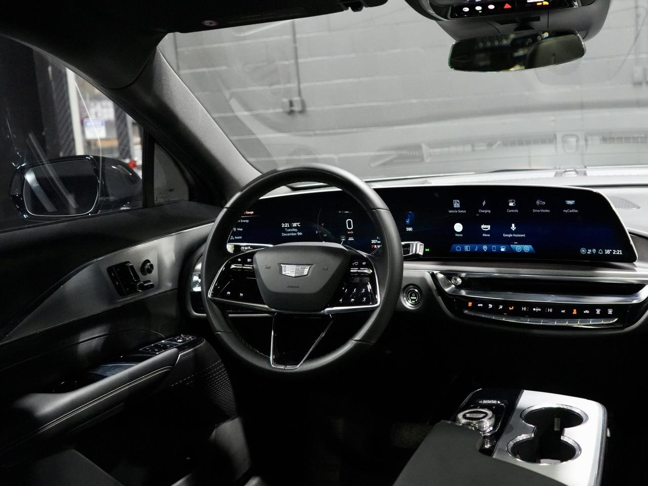 2024 Cadillac LYRIQ AWD| DRIVE ASSIST| PANO| READY FOR PICK UP Photo