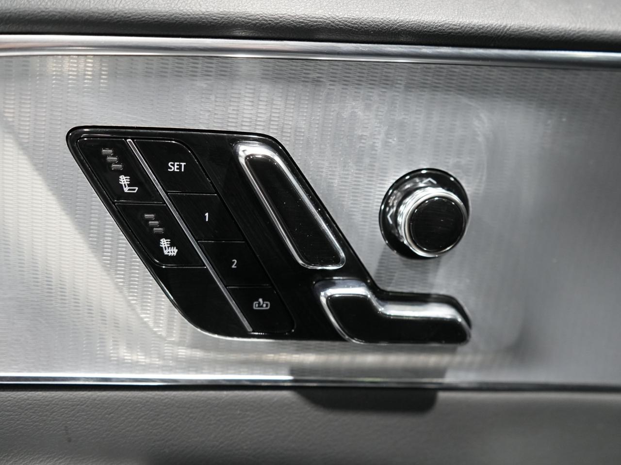 2024 Cadillac LYRIQ AWD| DRIVE ASSIST| PANO| READY FOR PICK UP Photo