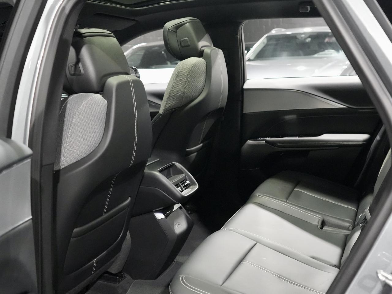 2024 Cadillac LYRIQ AWD| DRIVE ASSIST| PANO| READY FOR PICK UP Photo