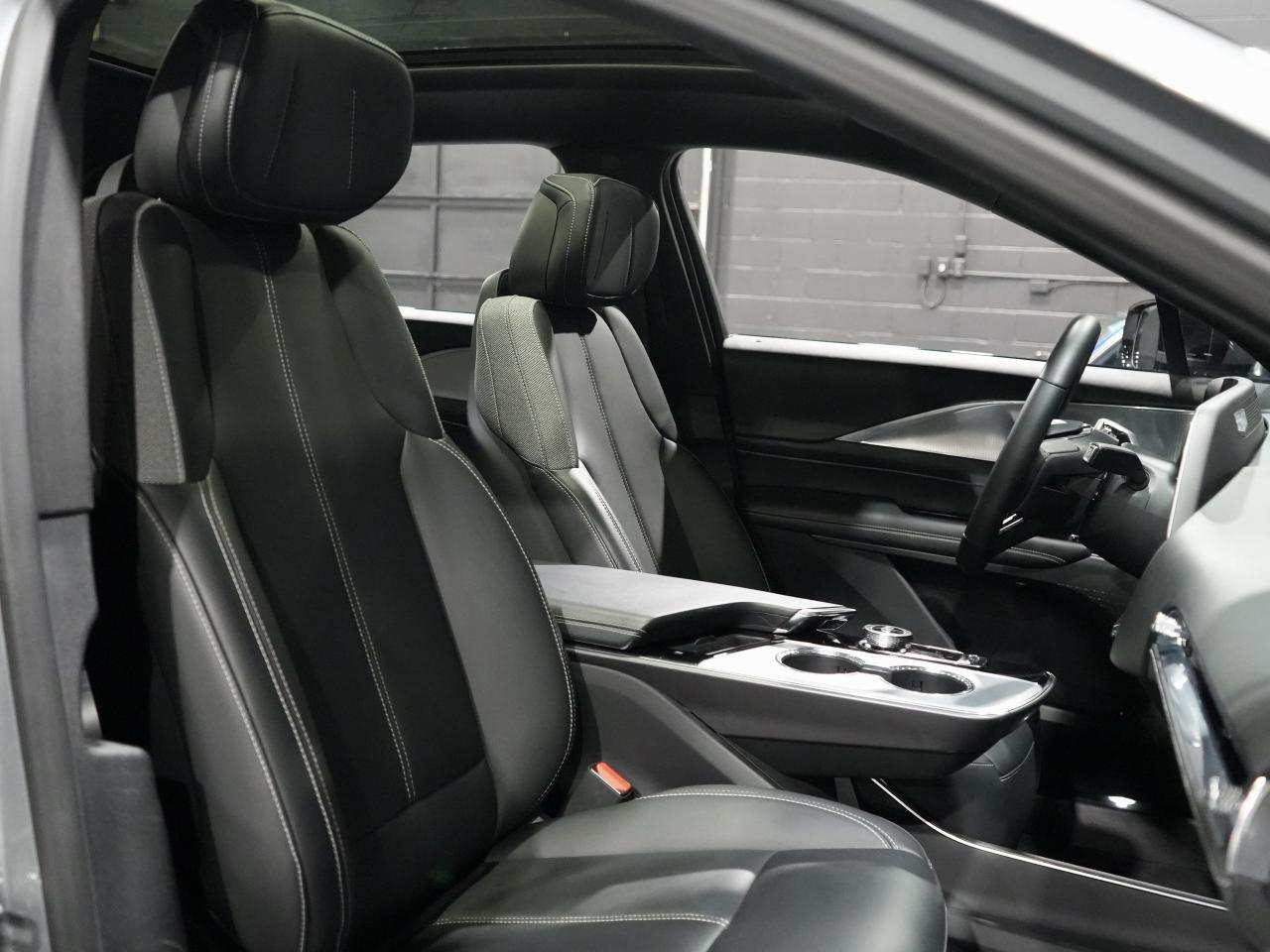 2024 Cadillac LYRIQ AWD| DRIVE ASSIST| PANO| READY FOR PICK UP Photo