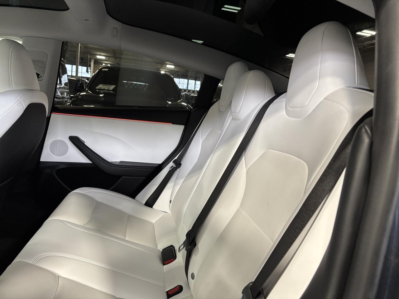 2024 Tesla Model 3 RWD|FRONTPPF|WHITELEATHER|AMBIENT|REARSCREEN|NAV|+ - Photo #12
