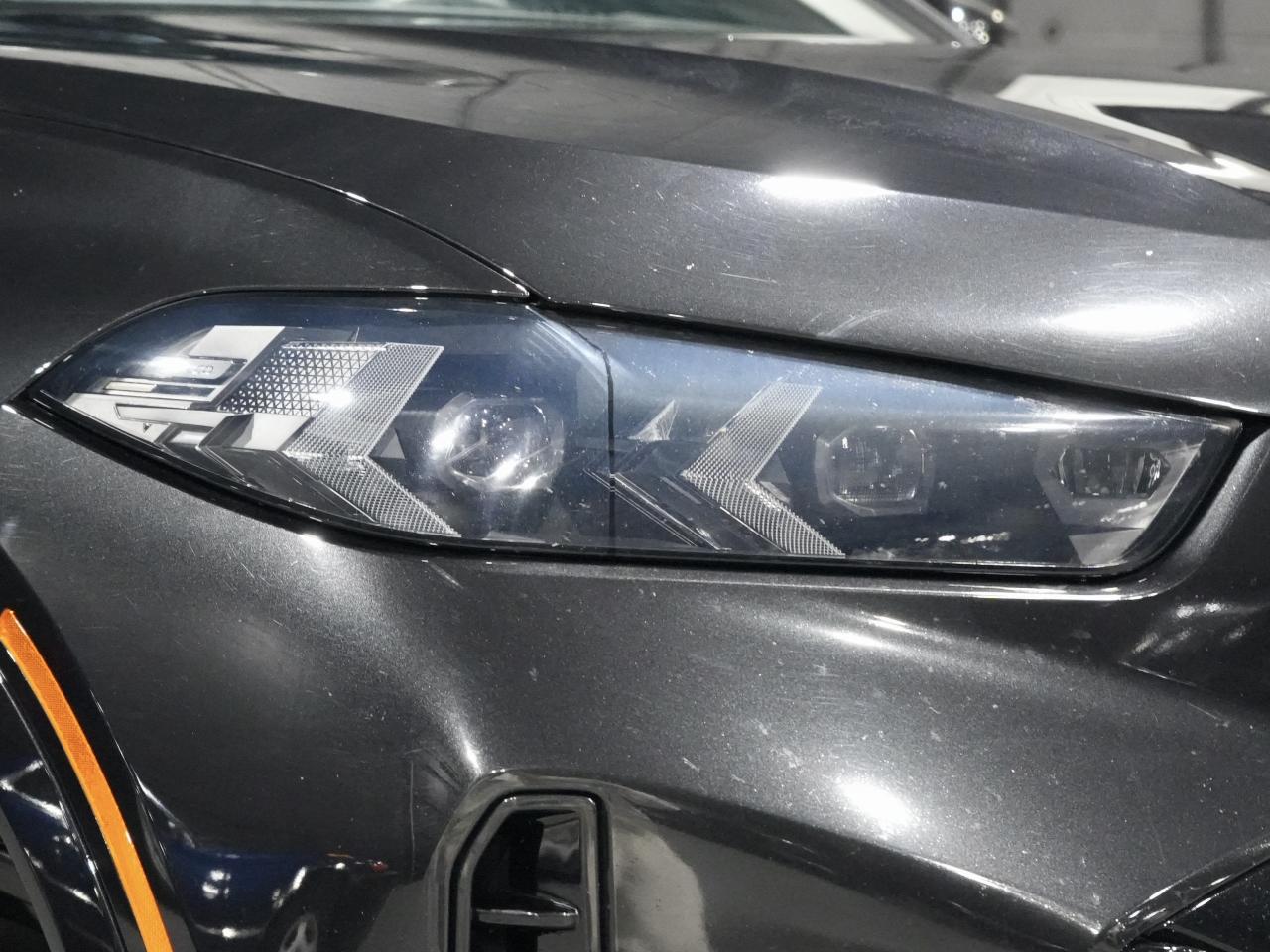 2025 BMW X6 xDrive40i/PANO/HUD/360CAM/22 IN RIM/CARBON FIBER Photo3