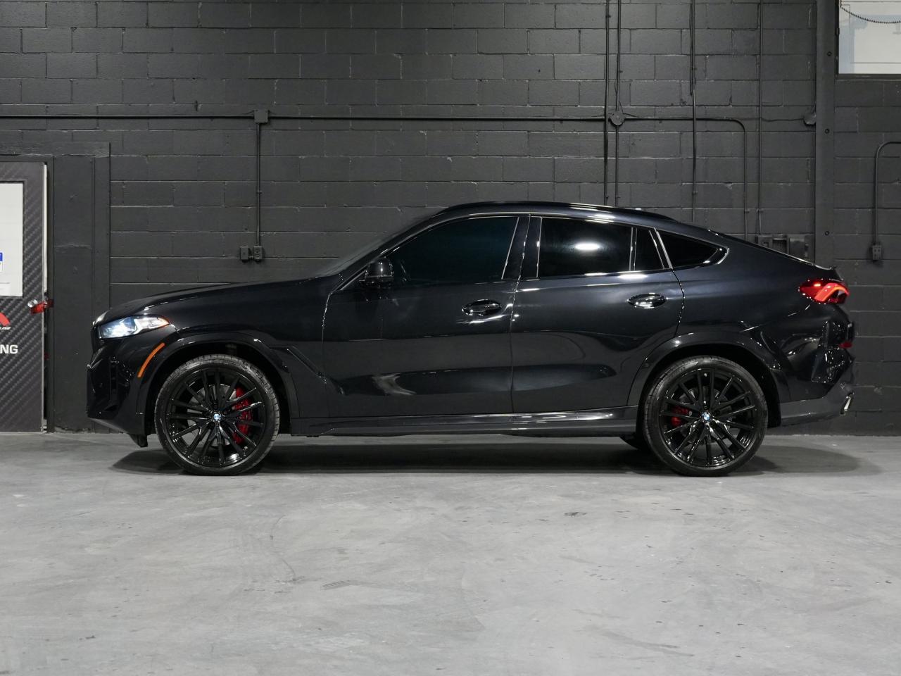 2025 BMW X6 xDrive40i/PANO/HUD/360CAM/22 IN RIM/CARBON FIBER Photo