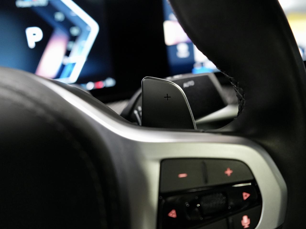 2025 BMW X6 xDrive40i/PANO/HUD/360CAM/22 IN RIM/CARBON FIBER Photo