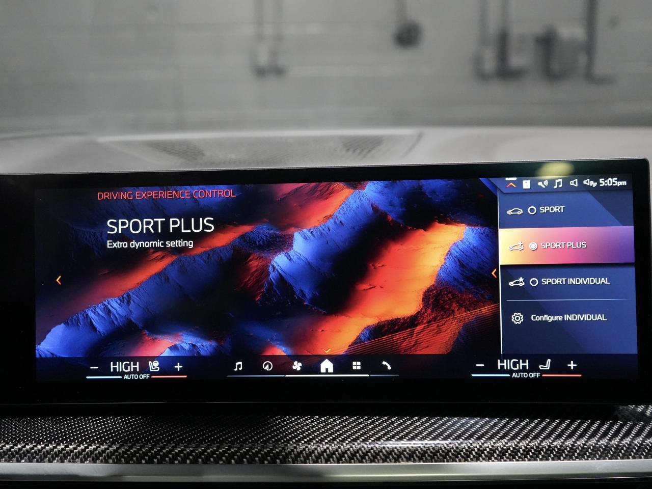 2025 BMW X6 xDrive40i/PANO/HUD/360CAM/22 IN RIM/CARBON FIBER Photo