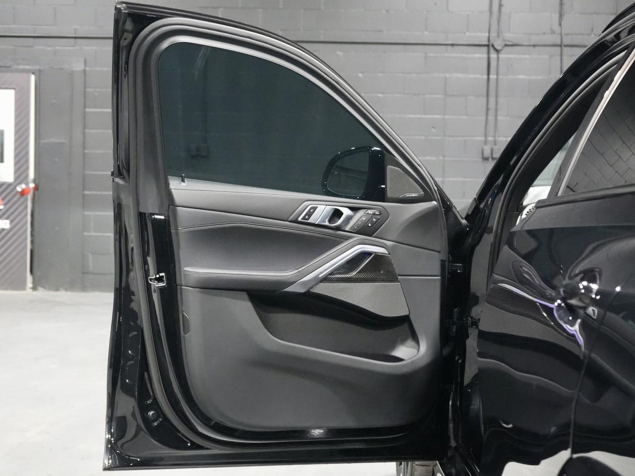 2025 BMW X6 xDrive40i/PANO/HUD/360CAM/22 IN RIM/CARBON FIBER Photo