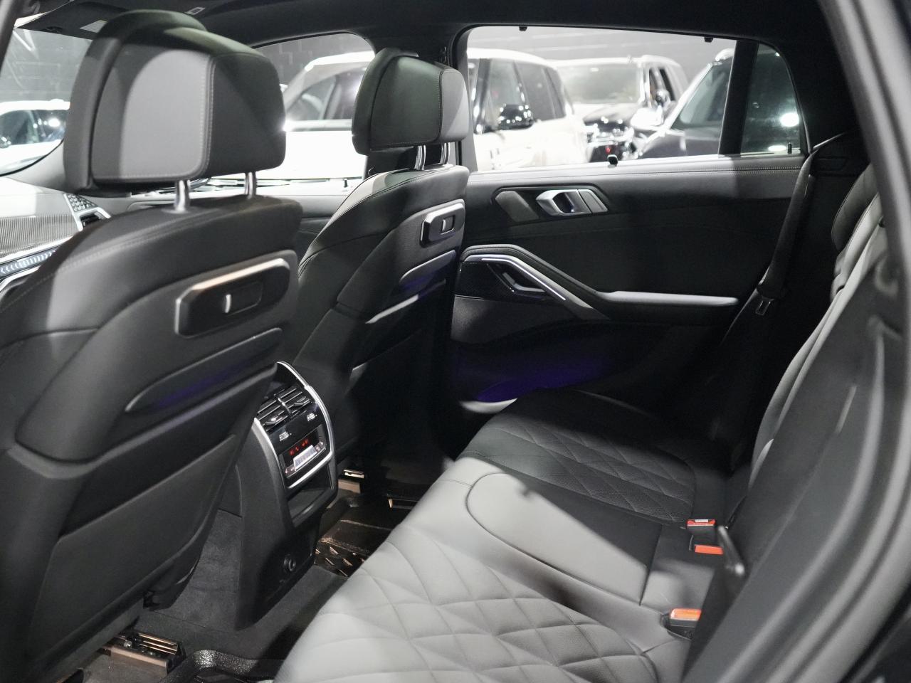 2025 BMW X6 xDrive40i/PANO/HUD/360CAM/22 IN RIM/CARBON FIBER Photo