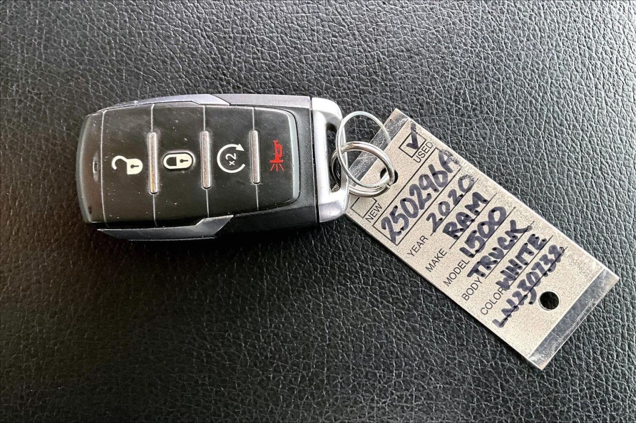 2020 RAM 1500 Big Horn Crew |Liner Cover Steps TrailerBrake |4X4 Photo