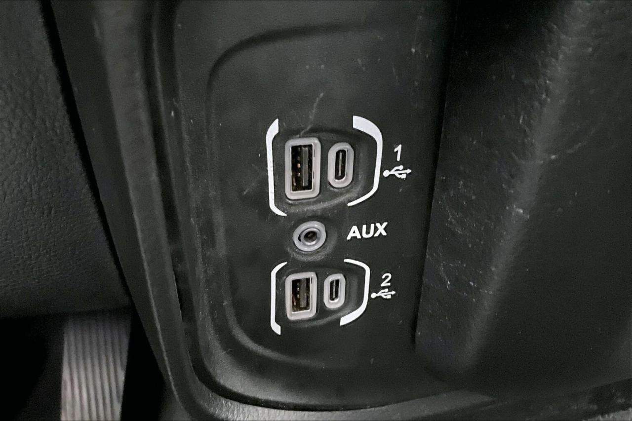 2020 RAM 1500 Big Horn Crew |Liner Cover Steps TrailerBrake |4X4 Photo