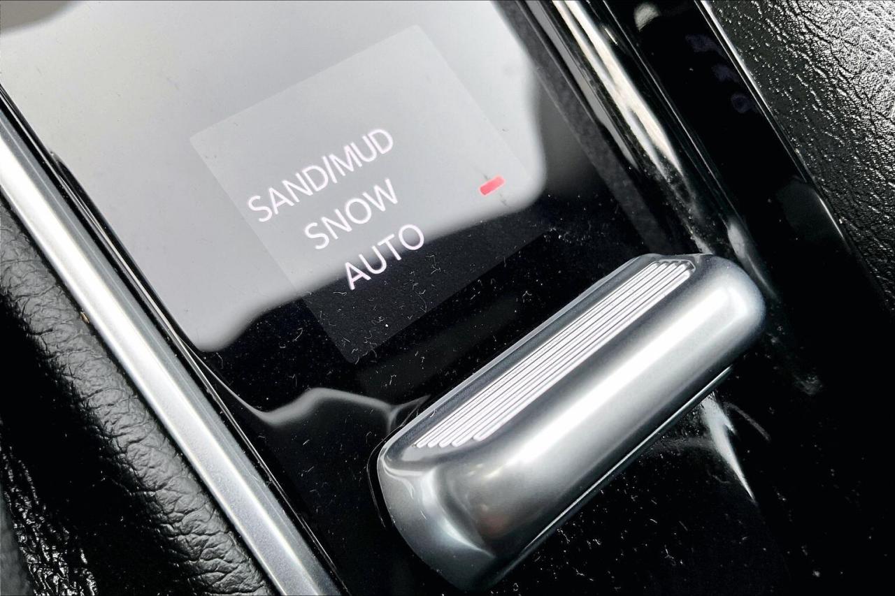 2024 Jeep Compass Limited | Heated Leather | Safety Tech | 4X4 Photo