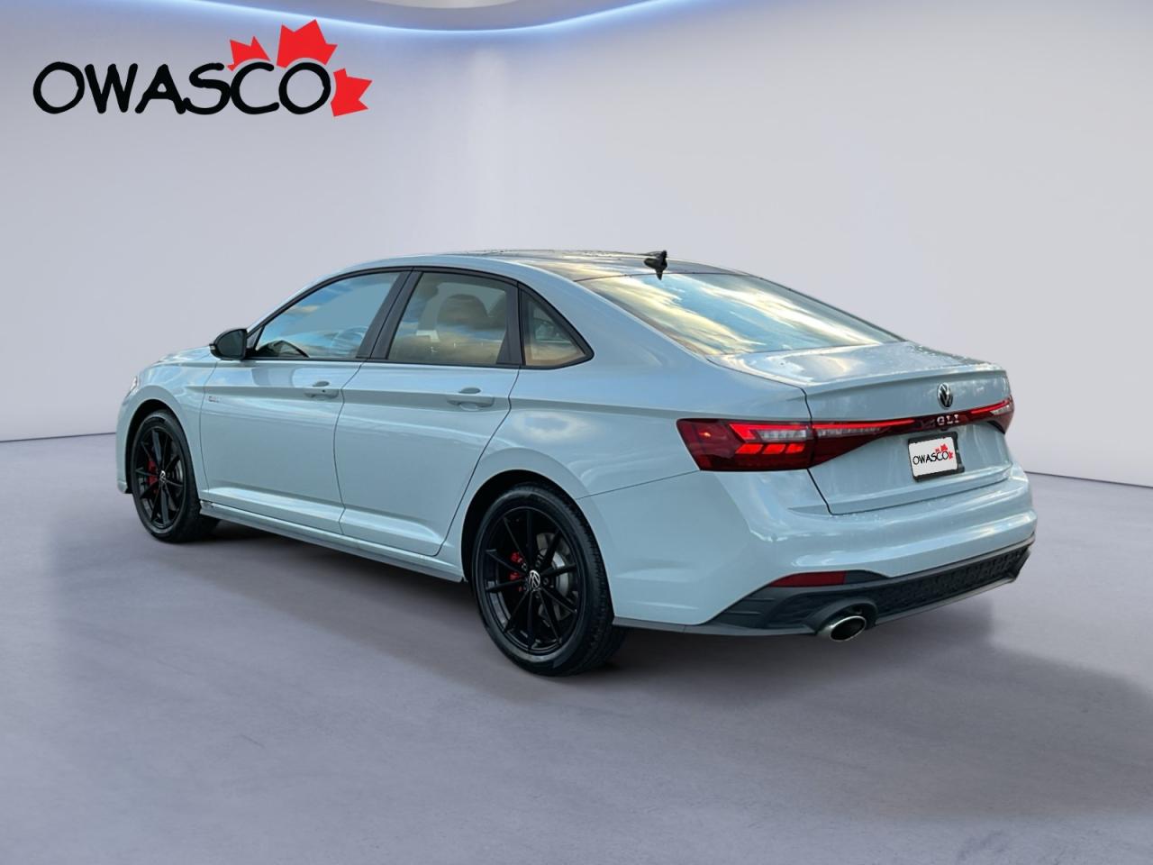 2025 Volkswagen Jetta GLI 2.0L Autobahn! Great kms! Warranty! Photo3