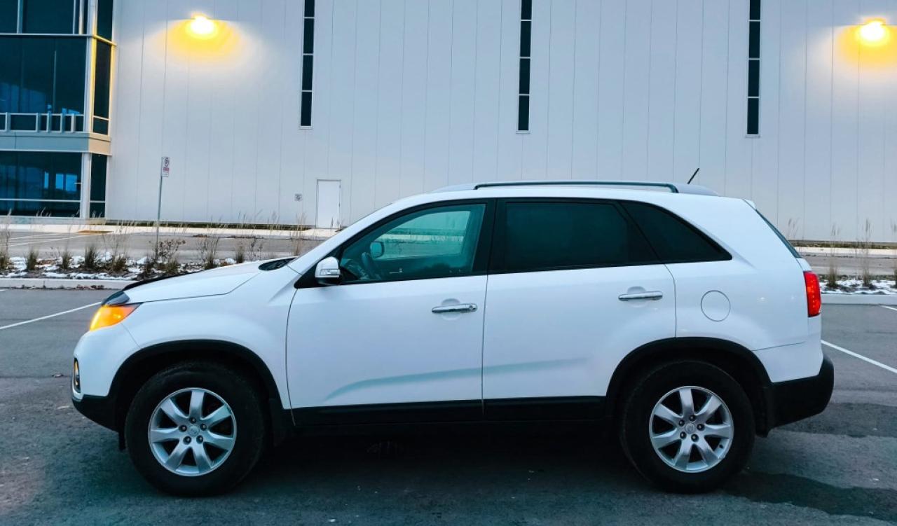 2011 Kia Sorento Front-wheel Drive 4dr I4 Manual LX Photo