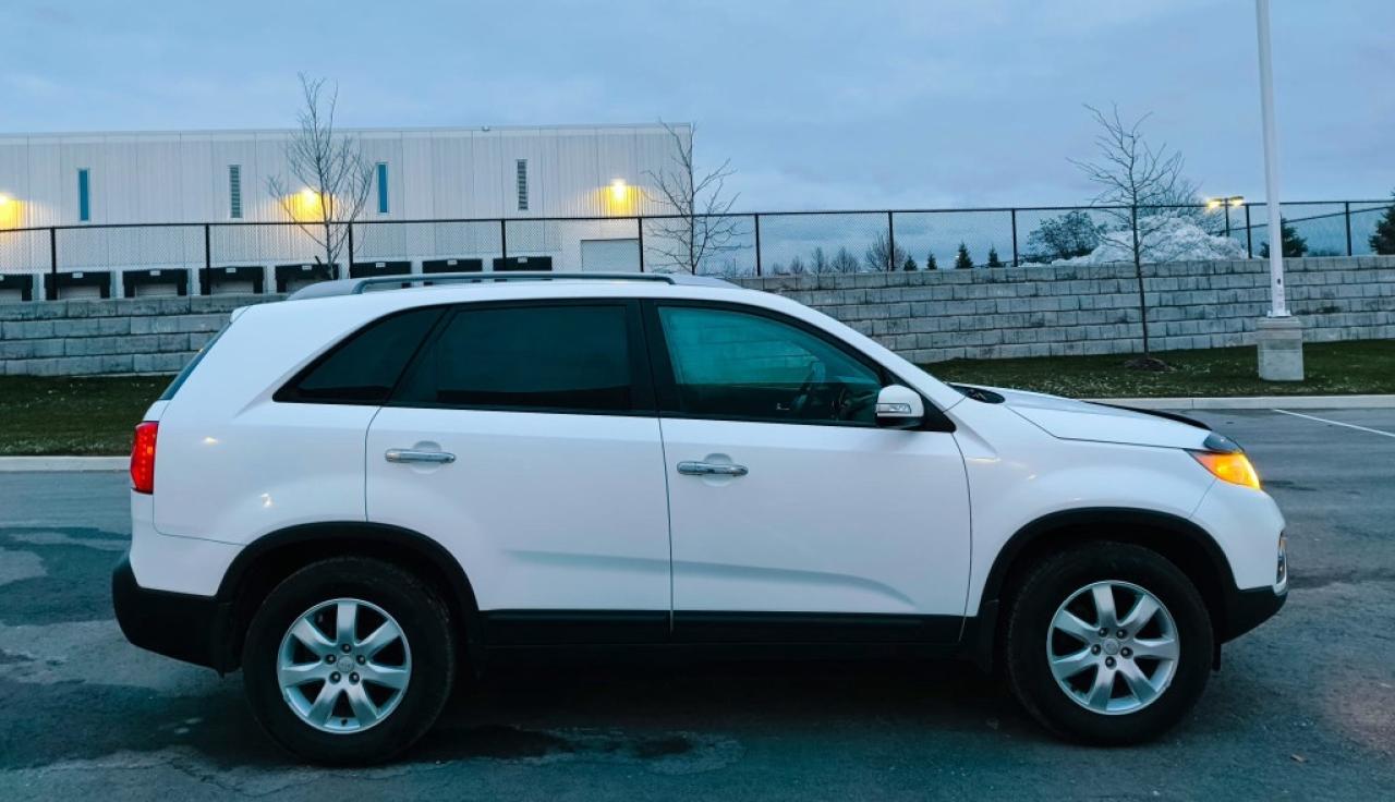 2011 Kia Sorento Front-wheel Drive 4dr I4 Manual LX Photo