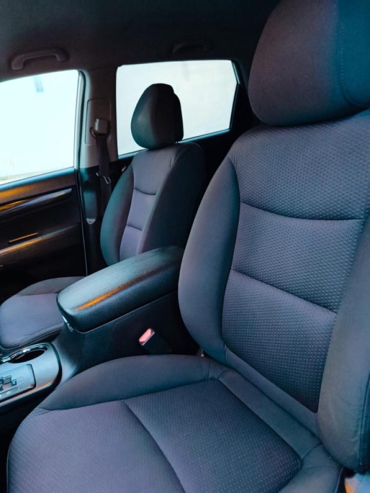 2011 Kia Sorento Front-wheel Drive 4dr I4 Manual LX Photo