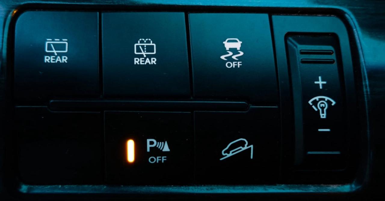 2011 Kia Sorento Front-wheel Drive 4dr I4 Manual LX Photo