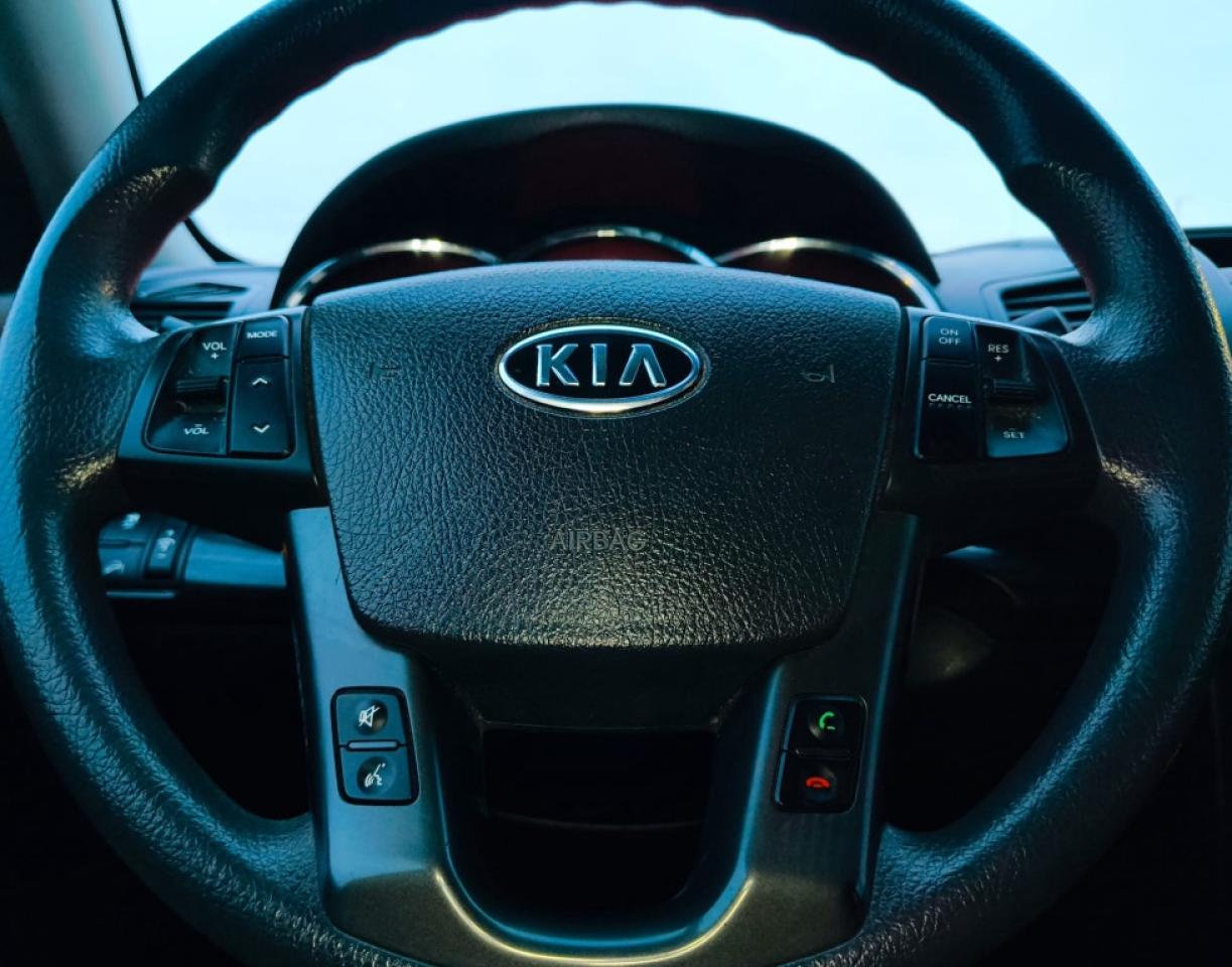 2011 Kia Sorento Front-wheel Drive 4dr I4 Manual LX Photo