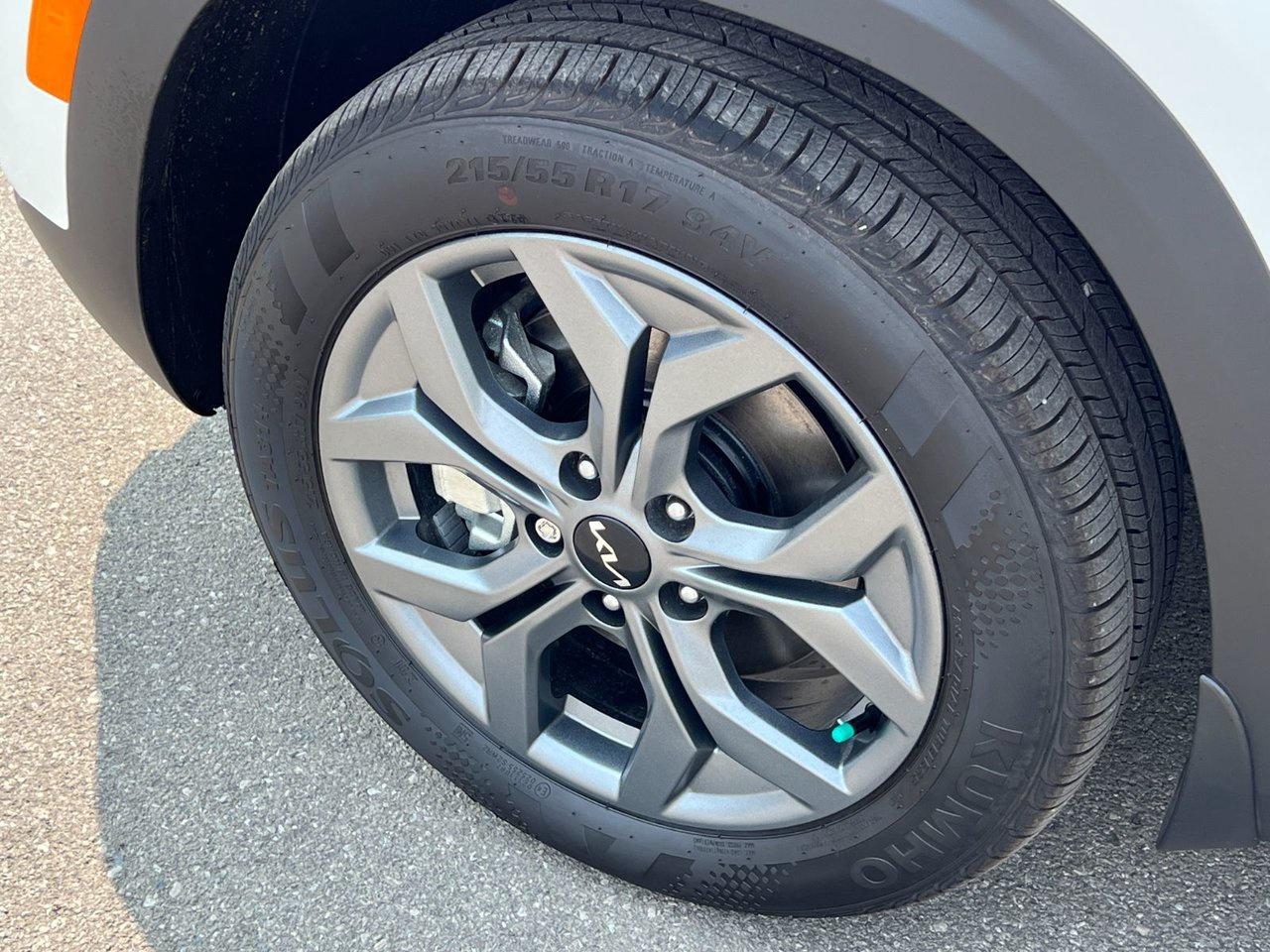 2026 Kia Seltos EX Photo4