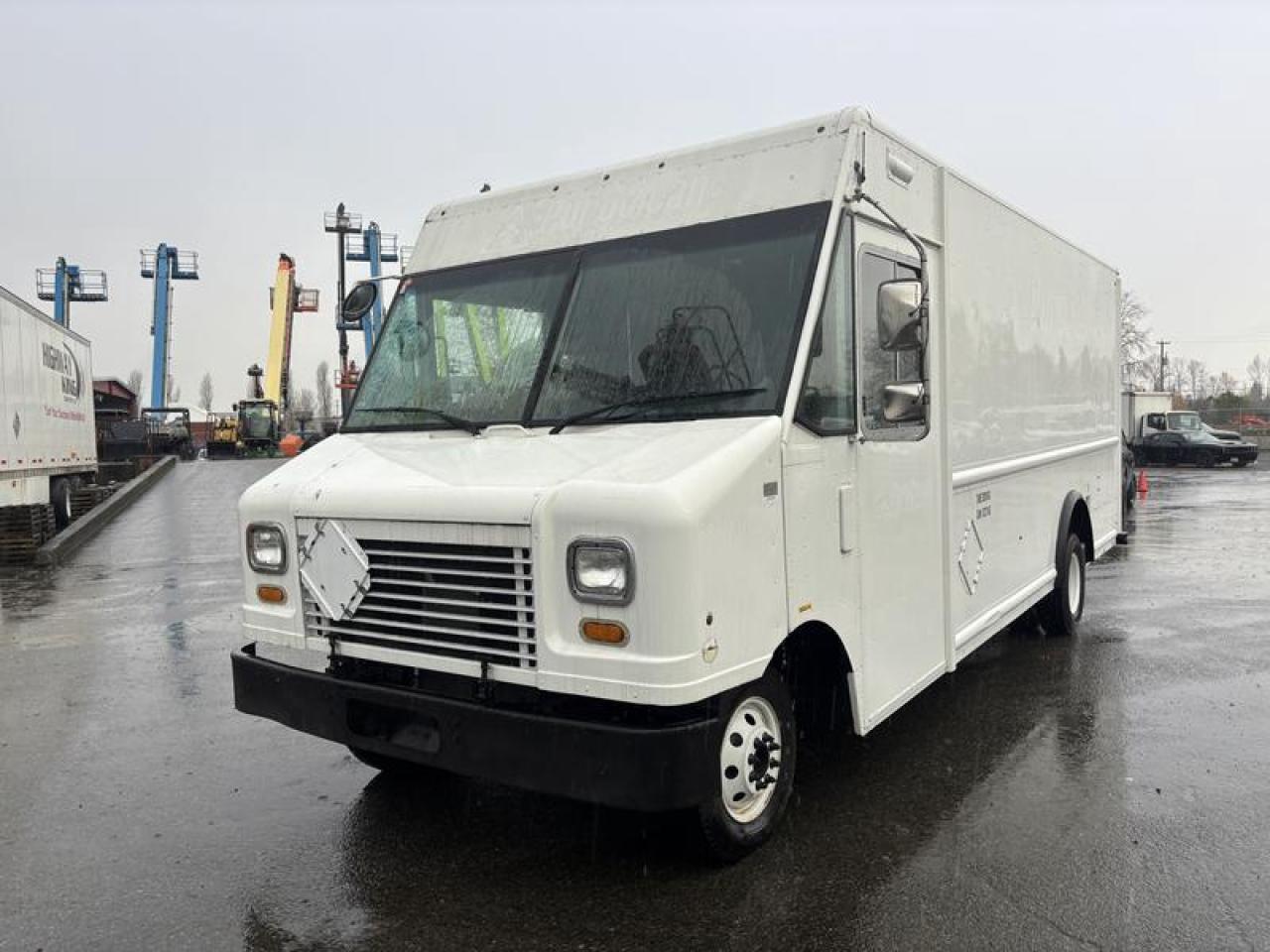 Used 2012 Ford Econoline E450 Ford Econoline E450 16 Foot Cargo Step Van With Rear Shelvings for sale in Burnaby, BC