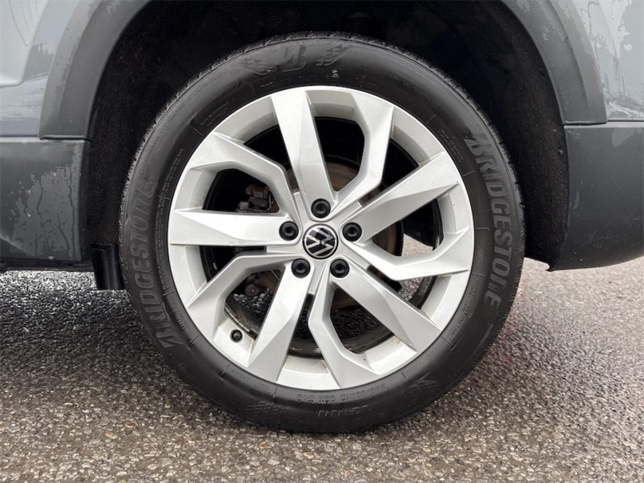 2022 Volkswagen Taos Comfortline 4MOTION  Lease return, Clean Carfax Photo