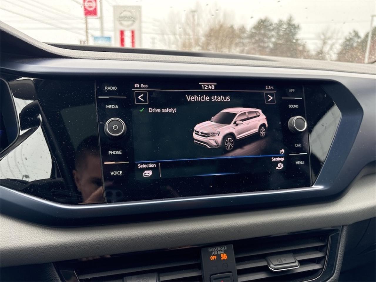 2022 Volkswagen Taos Comfortline 4MOTION  Lease return, Clean Carfax Photo