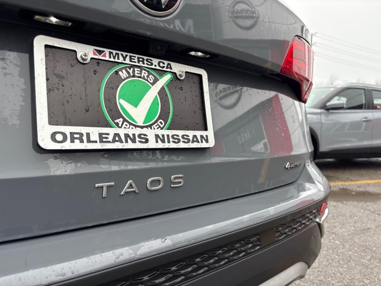 2022 Volkswagen Taos Comfortline 4MOTION  Lease return, Clean Carfax Photo