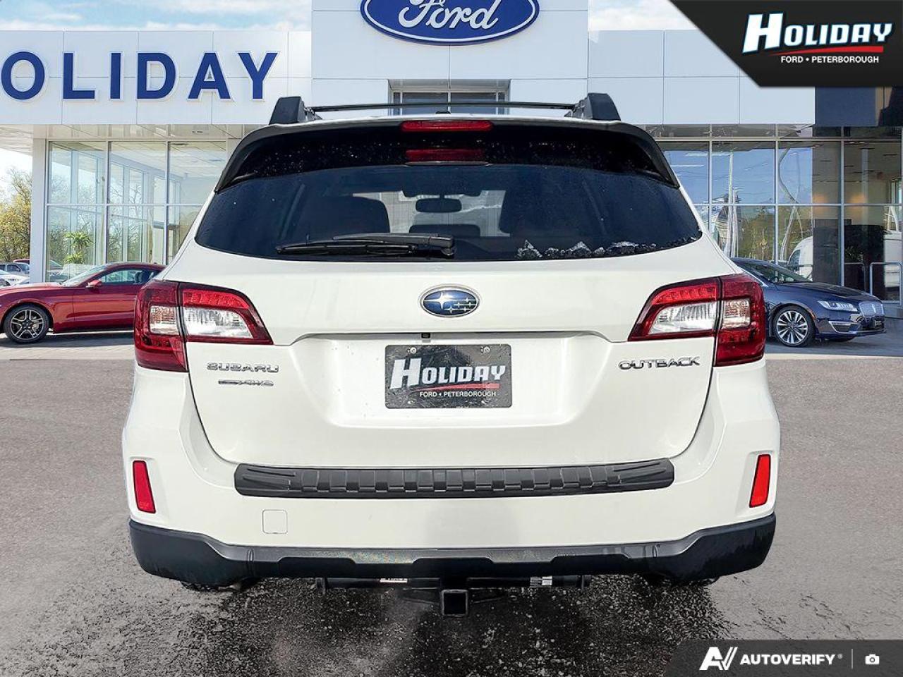 2015 Subaru Outback 2.5i w/Limited Pkg Photo4