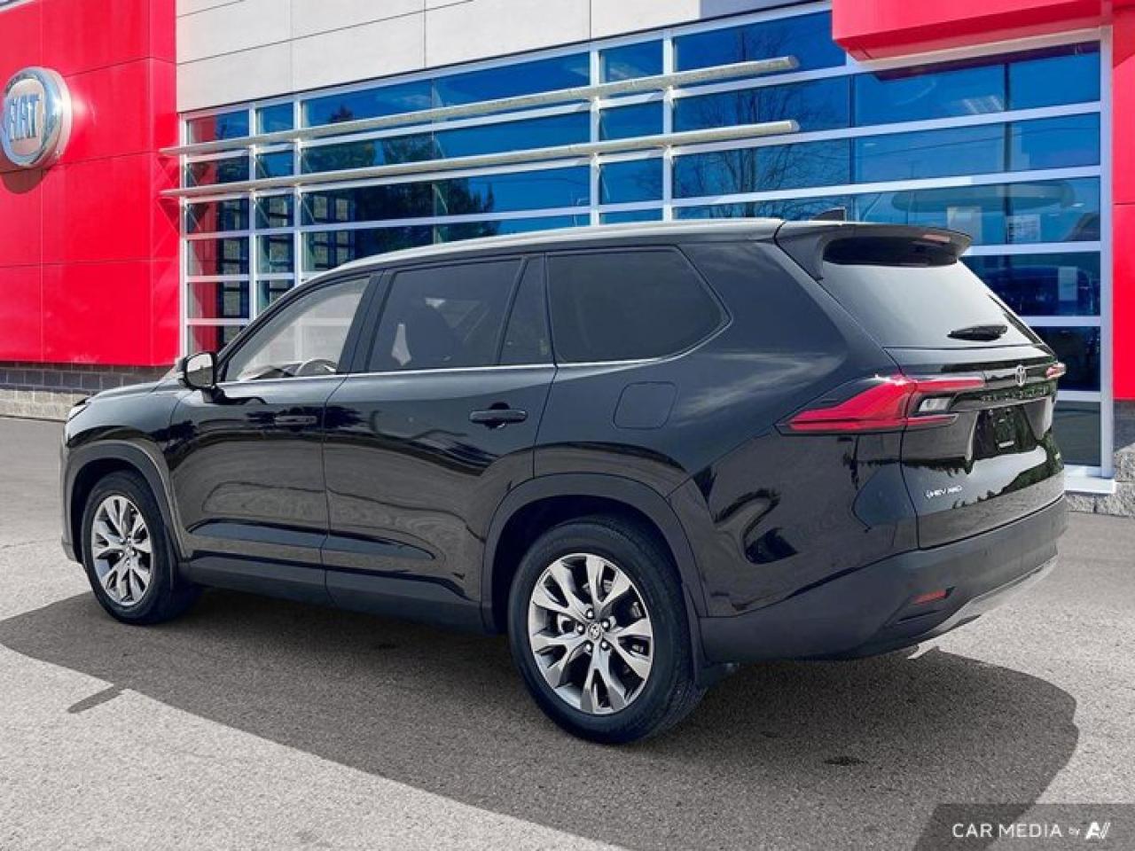 2024 Toyota Grand Highlander Hybrid Limited AWD | Heated + Cooled Seats | Heated Steering | Blind Spot Monitoring | and More ! Photo2