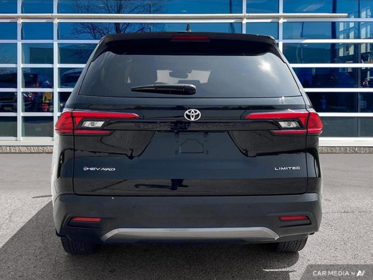 2024 Toyota Grand Highlander Hybrid Limited AWD | Heated + Cooled Seats | Heated Steering | Blind Spot Monitoring | and More ! Photo3