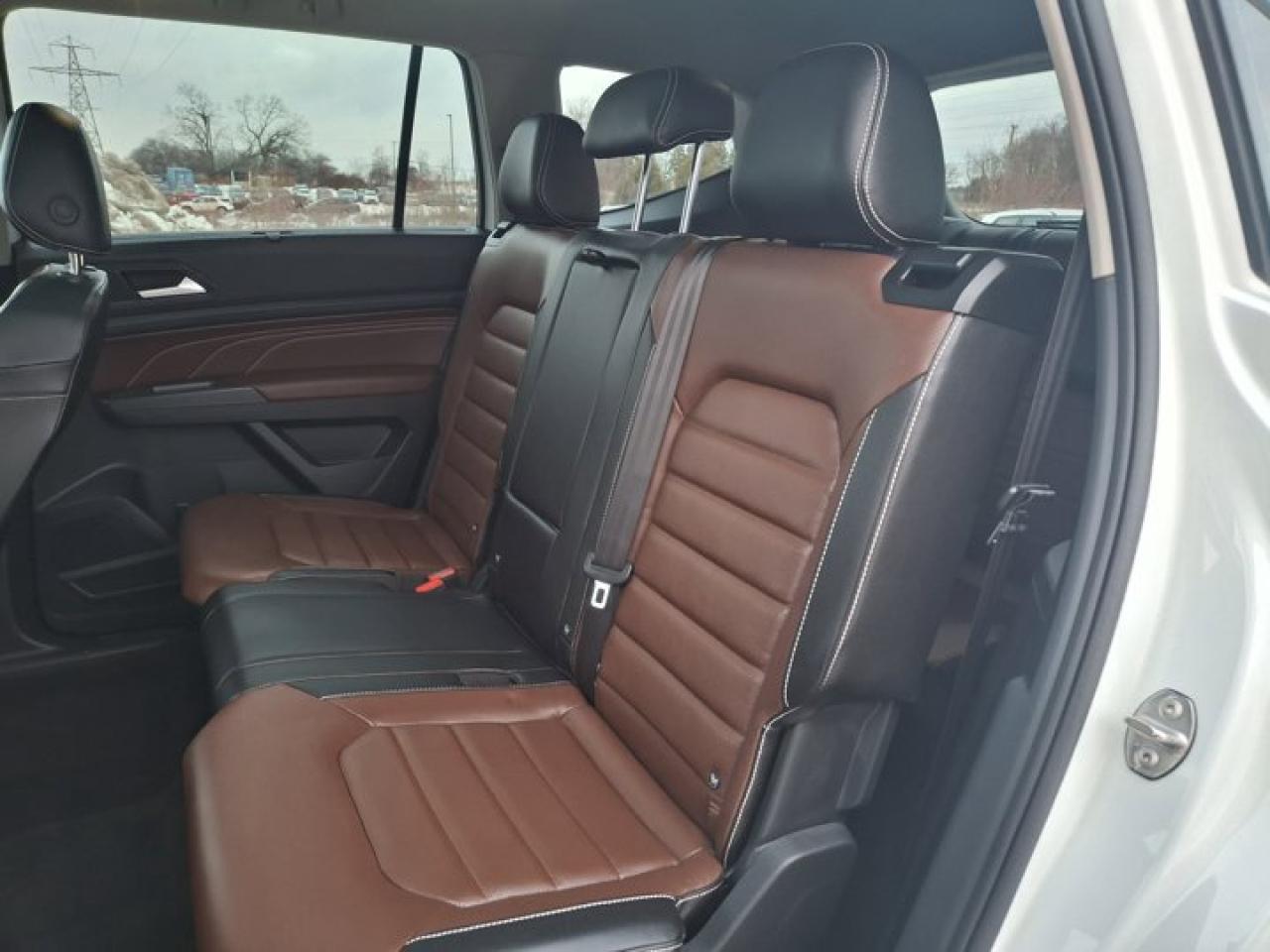 2021 Volkswagen Atlas Execline AWD | Blind Spot Monitor | Panoramic Sunroof | Heated and Cooled Seats | 360 Cam and More ! Photo