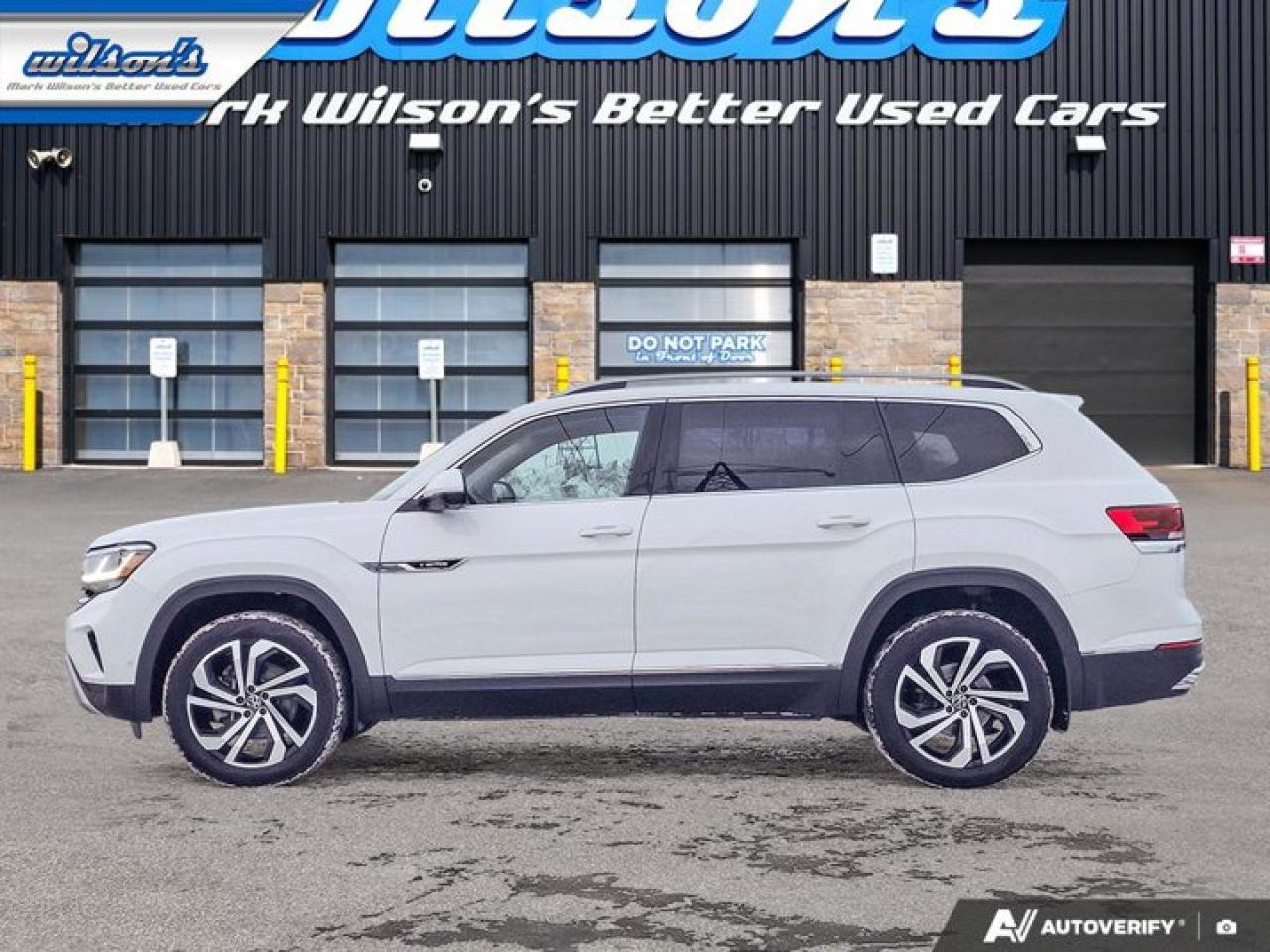 2021 Volkswagen Atlas Execline AWD | Blind Spot Monitor | Panoramic Sunroof | Heated and Cooled Seats | 360 Cam and More ! Photo