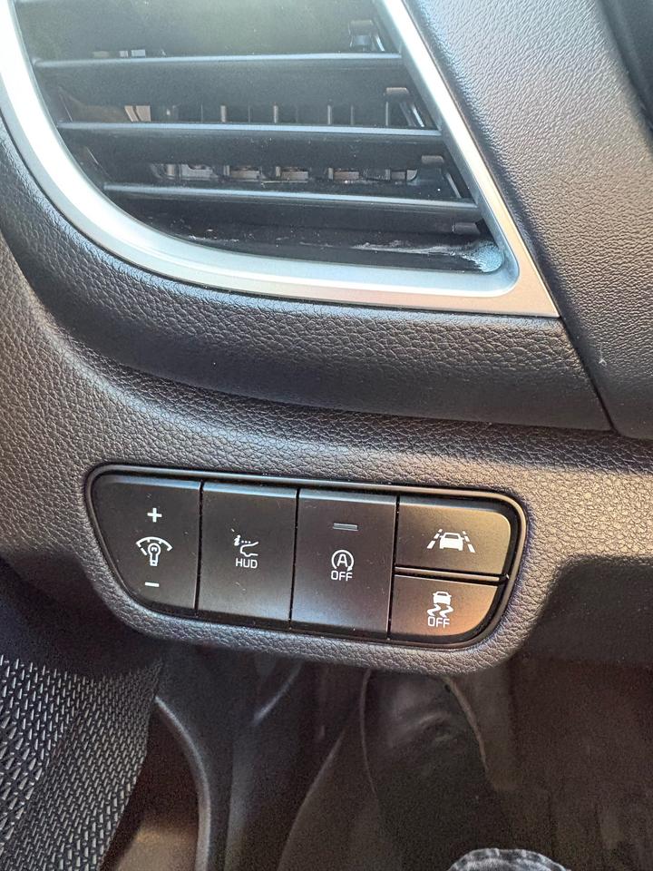 2022 Kia Seltos SX Photo