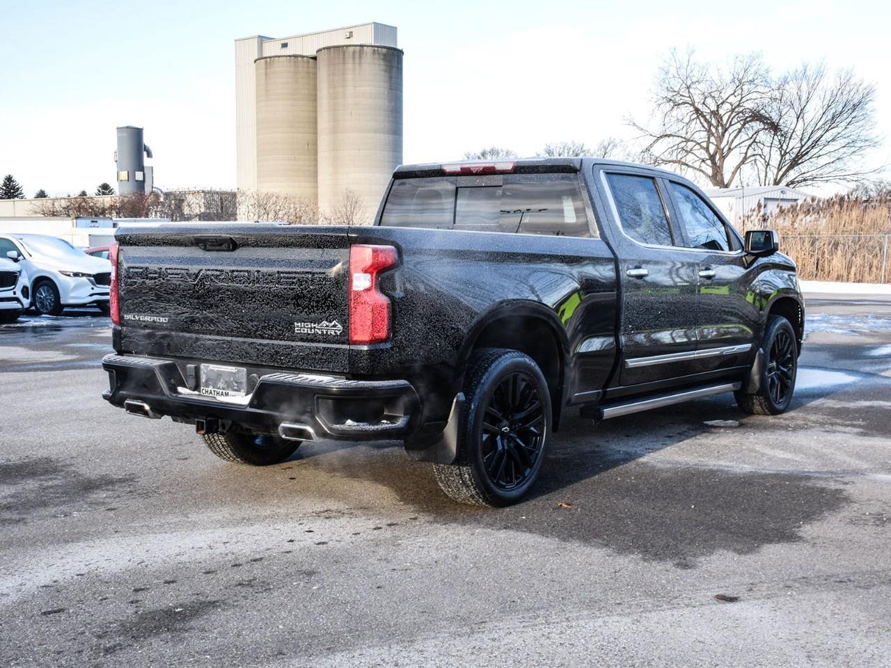2023 Chevrolet Silverado 1500 Crew Cab Short Box 4-Wheel Drive High Country Photo3