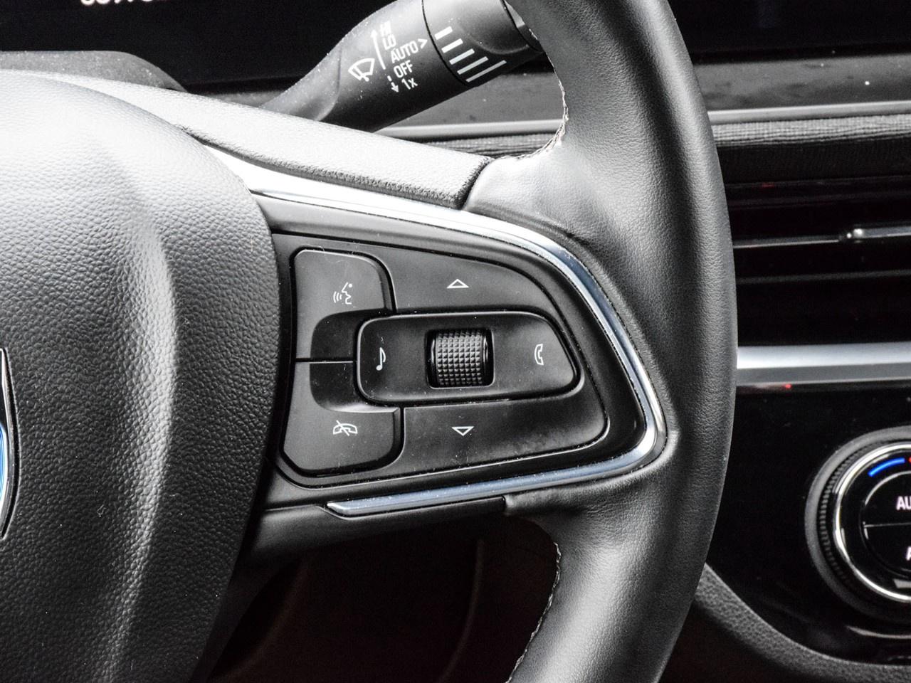 2024 Buick Envista FWD 4dr Sport Touring Photo