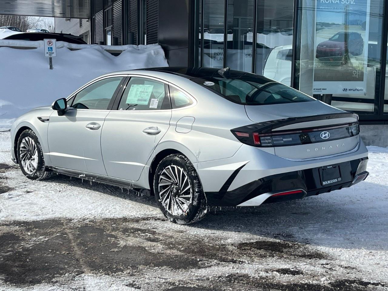 2026 Hyundai Sonata Hybrid Preferred-Trend FWD Photo4