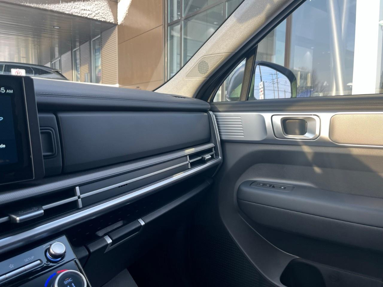 2026 Hyundai Santa Fe Hybrid Preferred AWD Photo