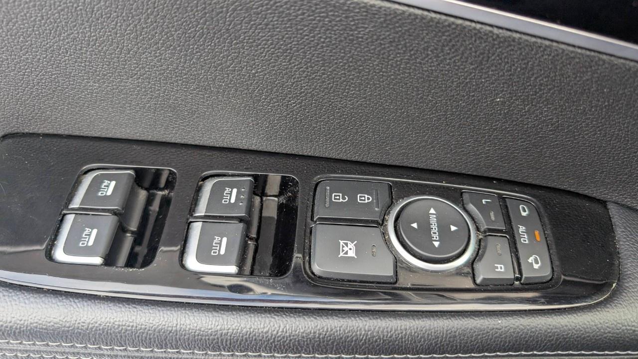 2016 Kia Sorento AWD 4DR 2.0L TURBO SX Photo