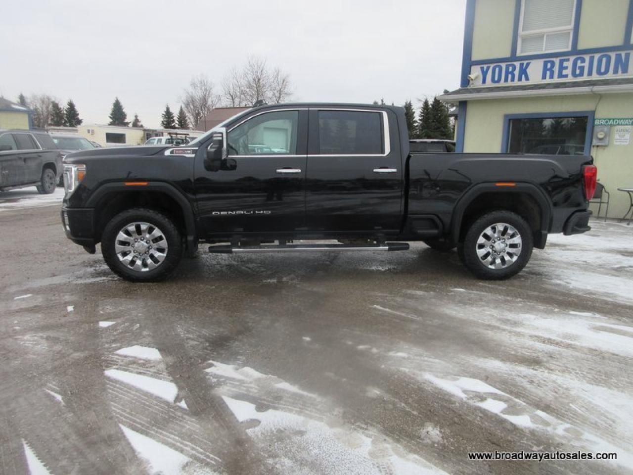 2021 GMC Sierra 2500 3/4 TON DENALI-VERSION 5 PASSENGER 6.6L - V8.. 4X4.. CREW-CAB.. 6.6-BOX.. NAVIGATION.. SUNROOF.. LEATHER.. HEATED/AC SEATS.. BACK-UP CAMERA.. Photo2