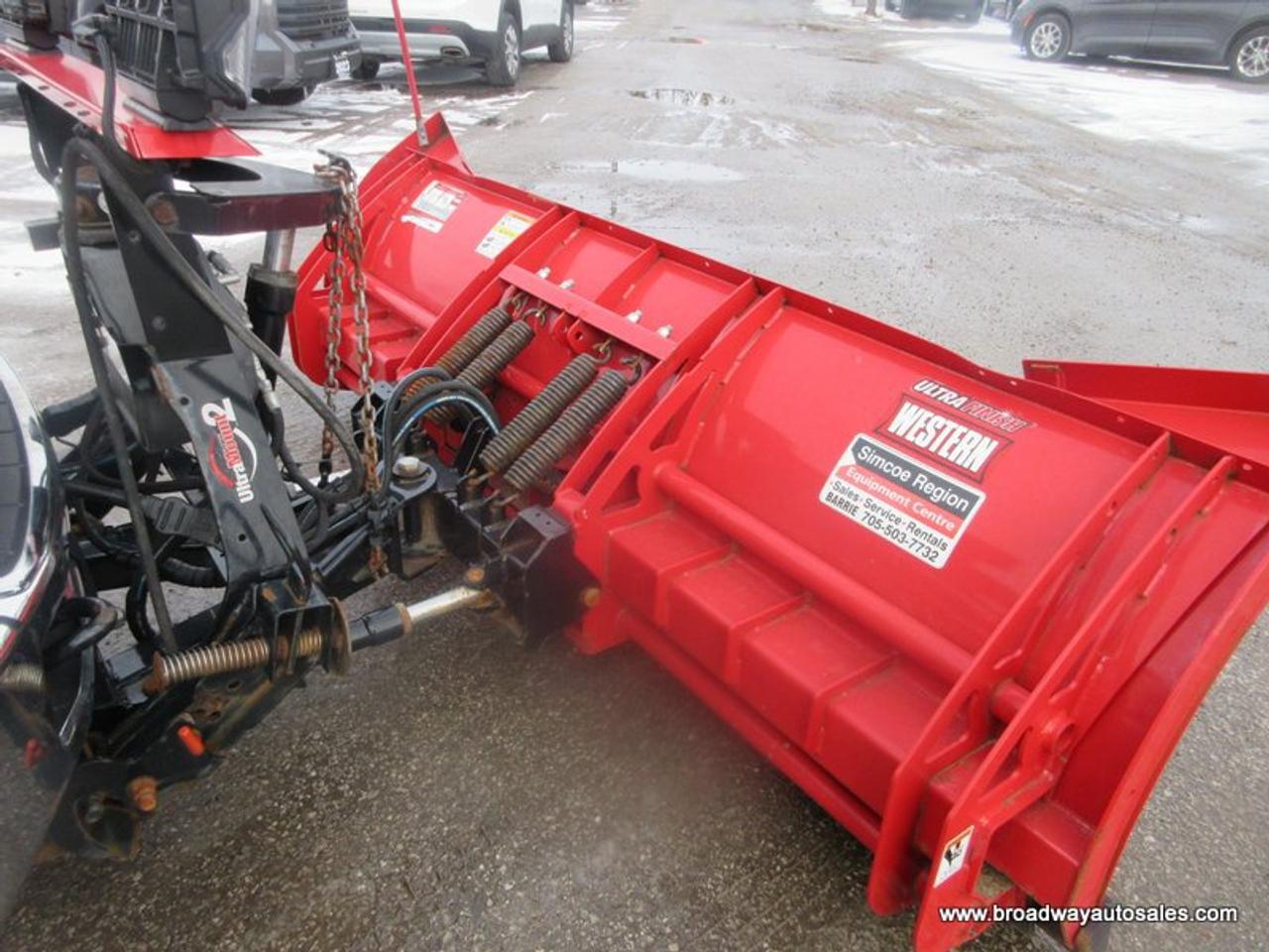 2017 Ford F-450 WINTER-READY XLT-EDITION 6 PASSENGER 6.7L - DIESEL.. 4X4.. CREW-CAB.. 8-FOOT-DUALLY.. WESTERN-WIDE-OUT-PLOW.. NAVIGATION.. WEATHER-GUARD-TANK.. Photo